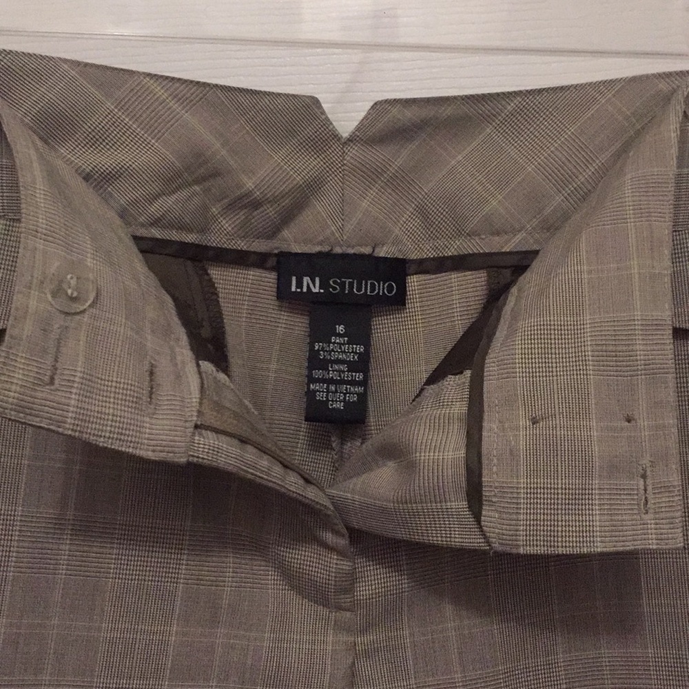 Work Capris - Picture 2 of 3